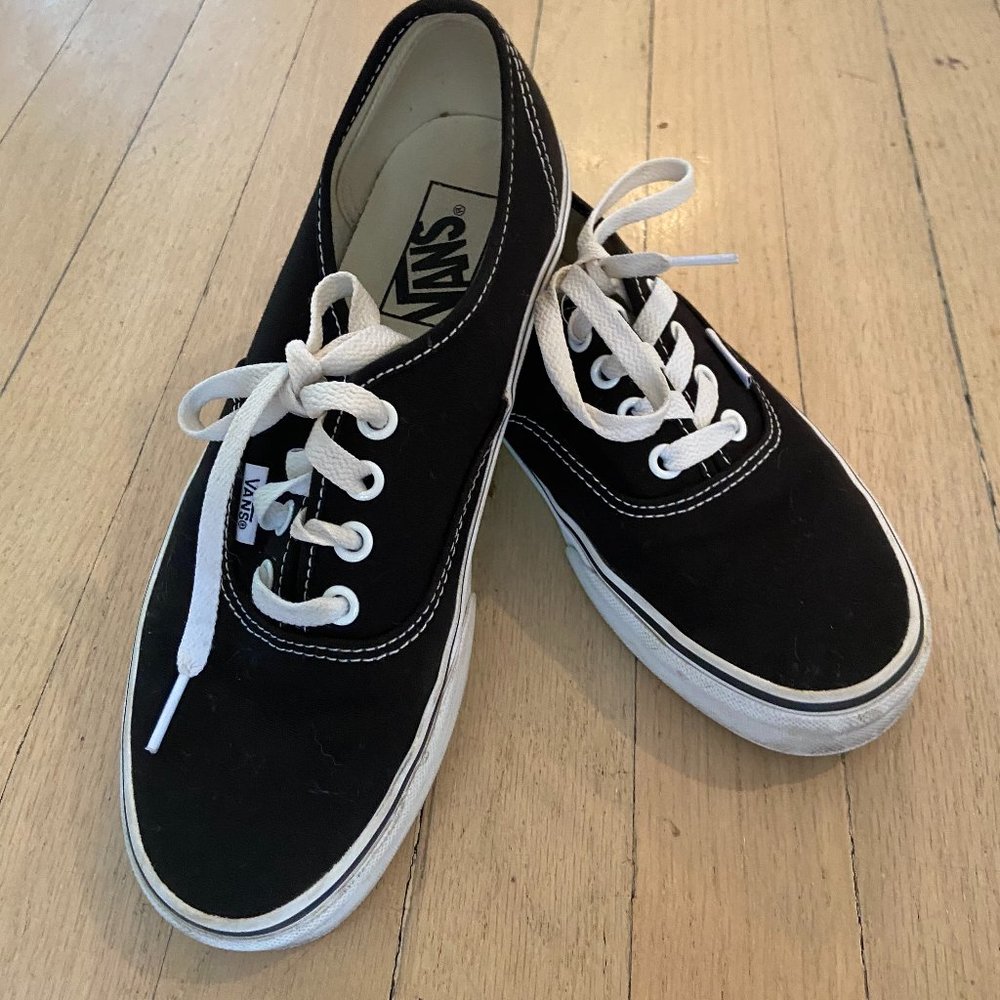 *AUTHTENIC OLD SCHOOL VANS* OLD SCHOOL VANS